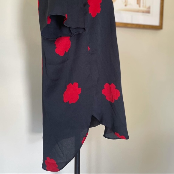 Banana Republic Navy Top with Red Flowers - Picture 5 of 5